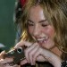 Drea de Matteo s'amuse avec son appareil numérique dernier cri